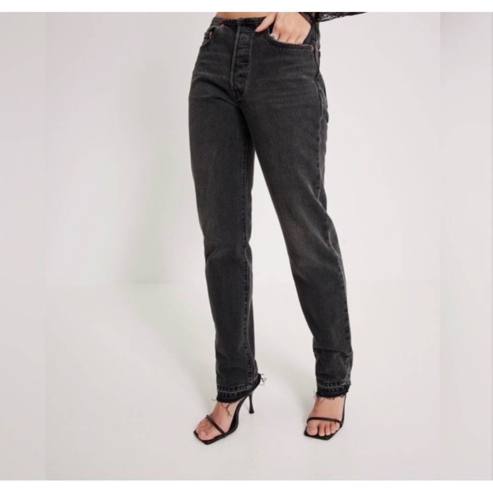 Levi's 501 Black High Rise Straight Leg Jeans Raw Hem Denim Size 26 NWT